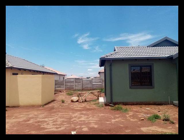 2 BEDROOM HOUSE FOR SALE IN SHARON PARK